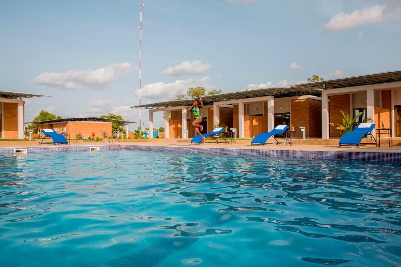 Dunia Hotel Ouagadougou Loumbila 外观 照片