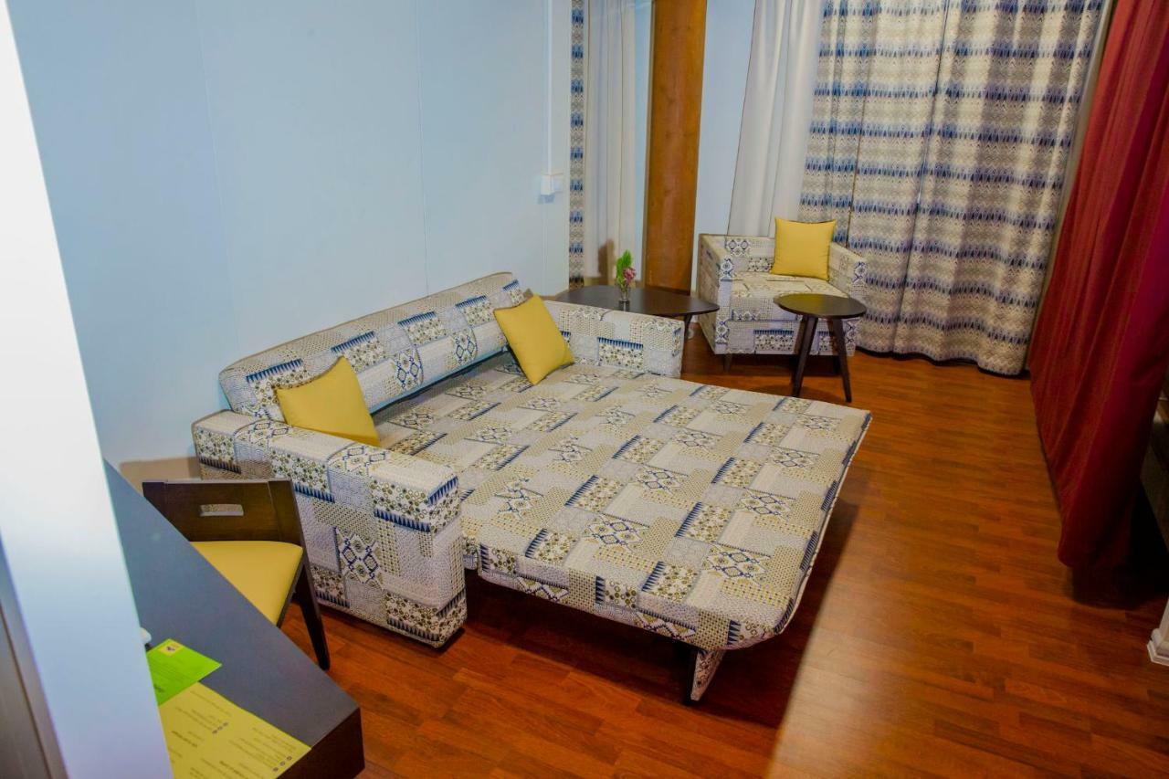 Dunia Hotel Ouagadougou Loumbila 外观 照片
